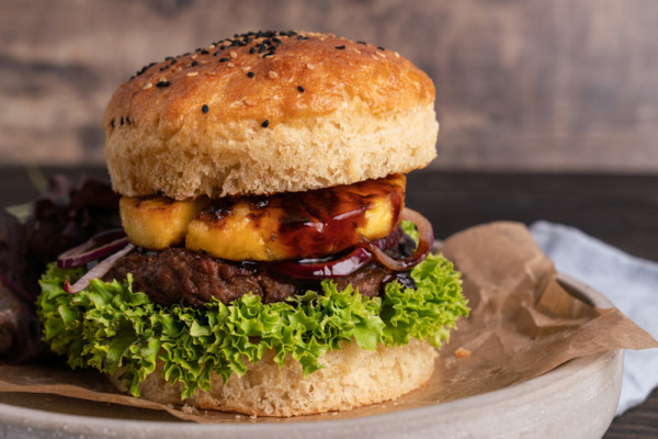 Summer_Burger_Ananas_fluffy_1-jpg
