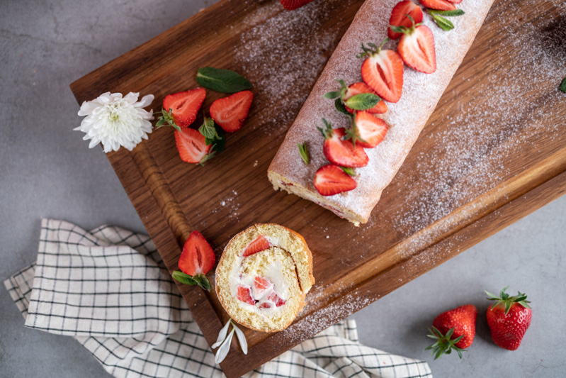 erdbeer-biskuitrolle-interspar-live-backen | Sallys-Blog